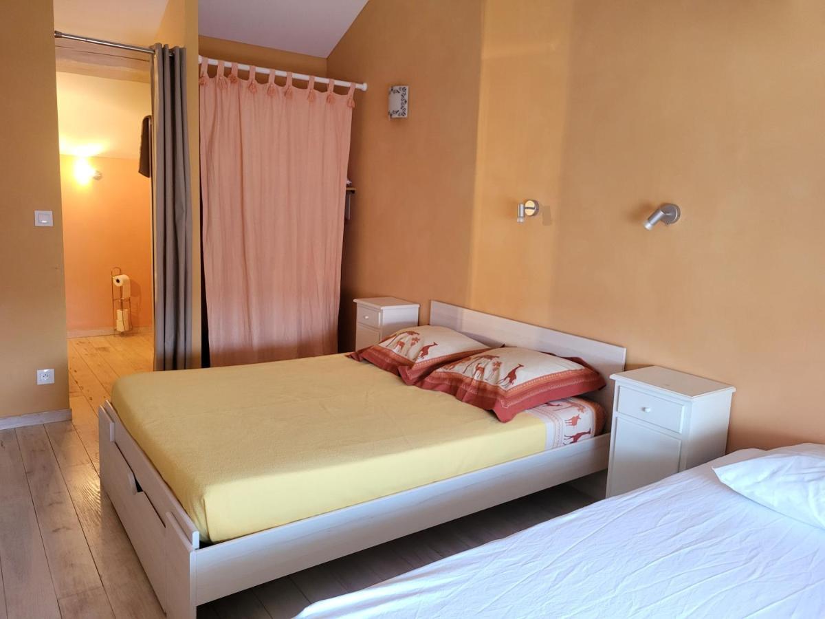 Le Clos Des Figuiers - 3 Gites De Caractere Duravel Экстерьер фото