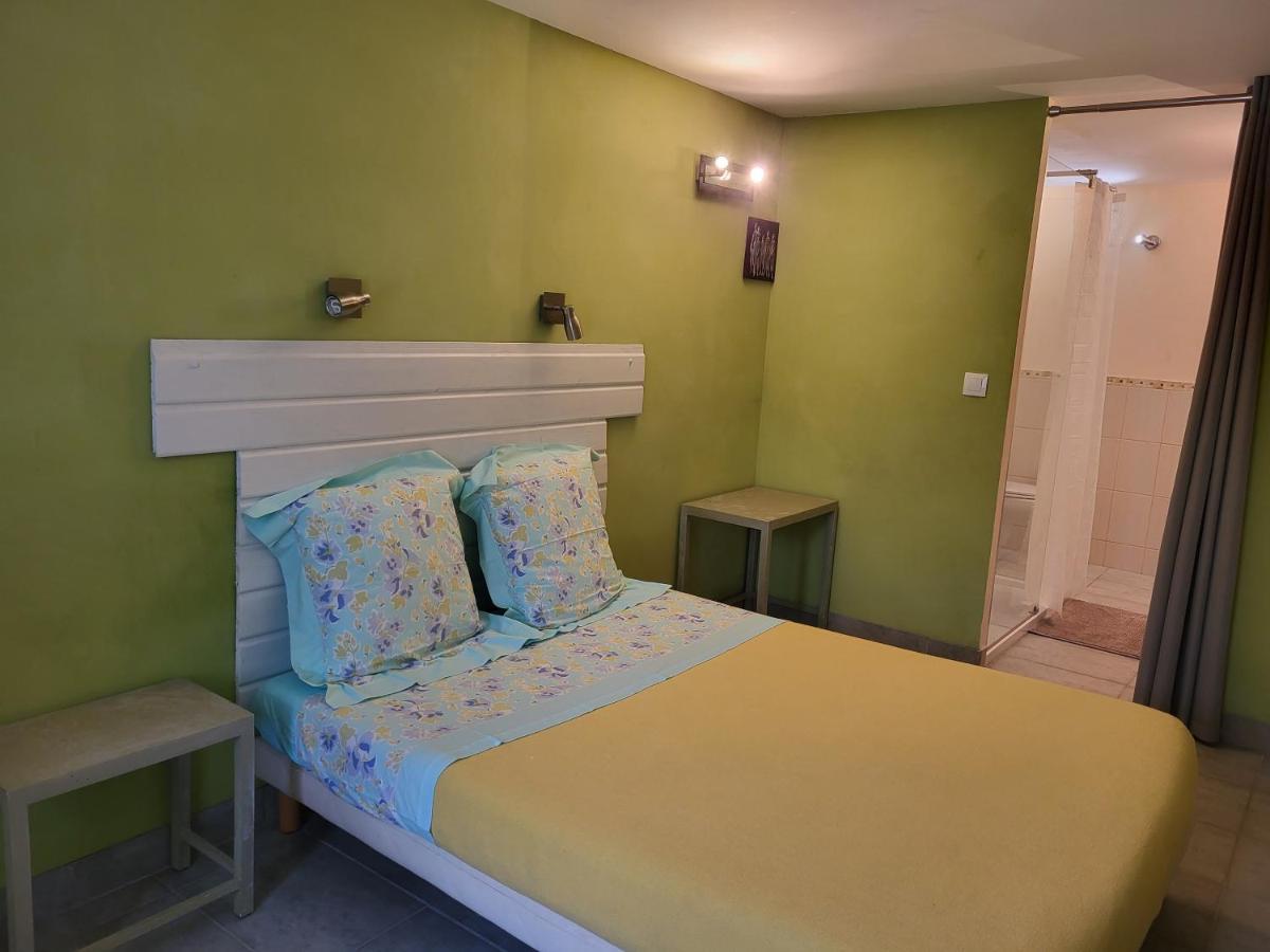 Le Clos Des Figuiers - 3 Gites De Caractere Duravel Экстерьер фото