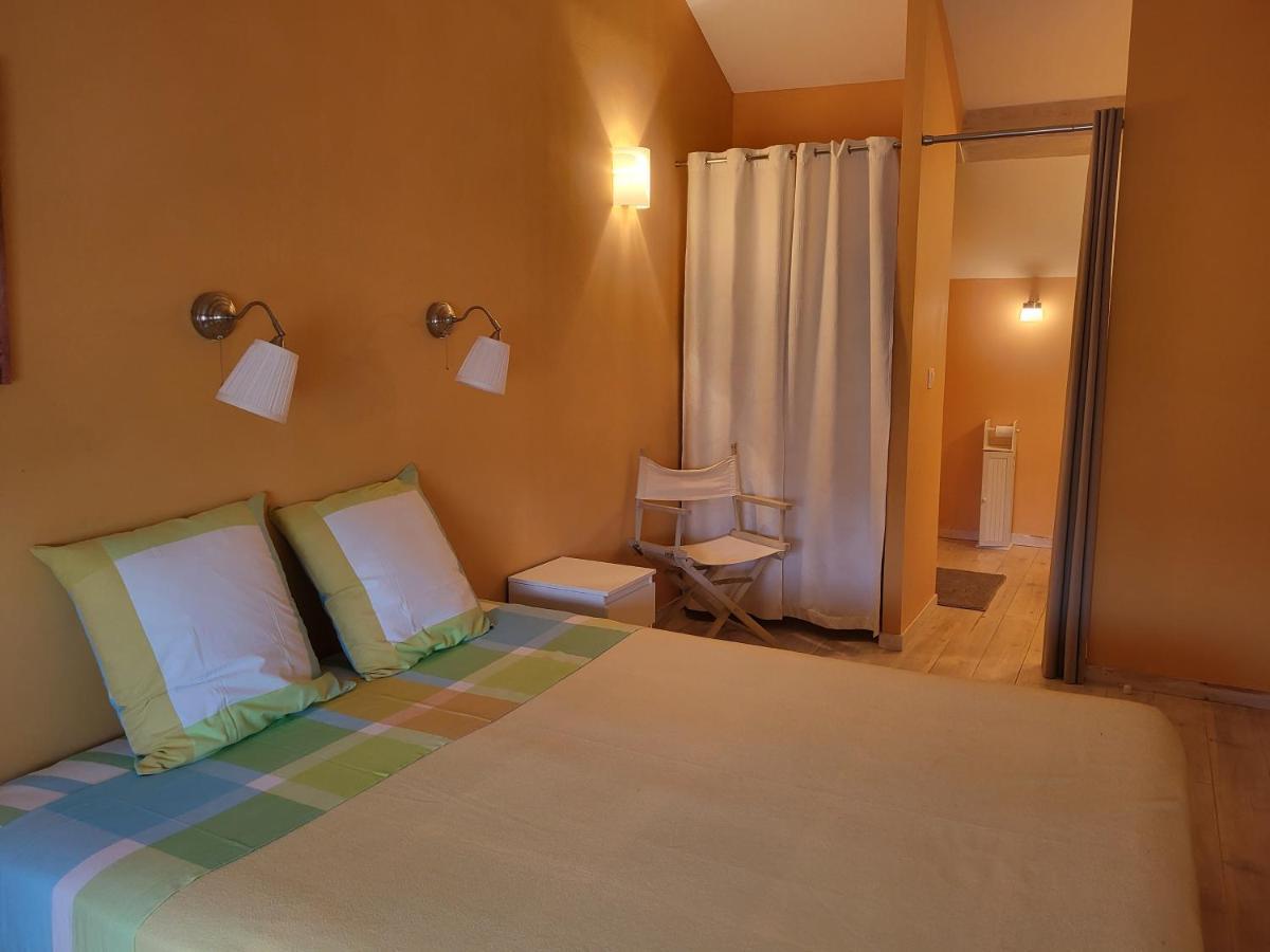 Le Clos Des Figuiers - 3 Gites De Caractere Duravel Экстерьер фото